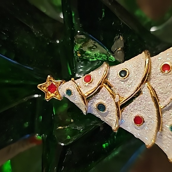 VINTAGE Glitter Christmas Tree Brooch - Picture 2 of 13
